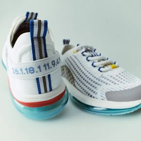 SPORTY RACING WHITE SNEAKERS SIZE 2.5