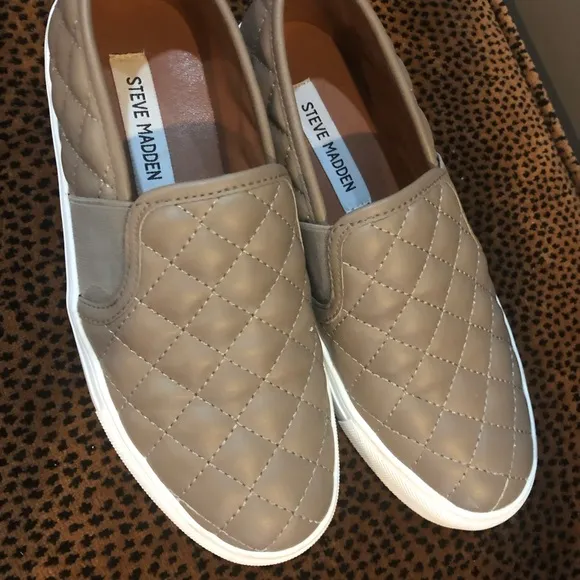 Steve Madden Endell Slip-on Shoes
