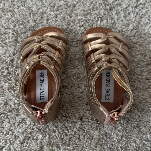 Steve Madden Toddler girls gladiator style rose gold sandals shoes size 6
