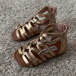 Steve Madden Toddler girls gladiator style rose gold sandals shoes size 6