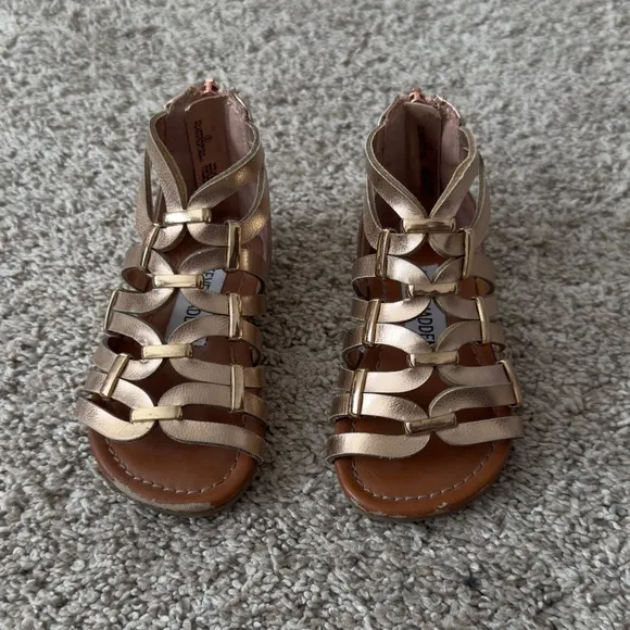 Steve Madden Toddler girls gladiator style rose gold sandals shoes size 6
