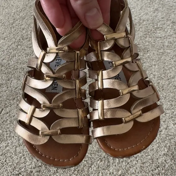 Steve Madden Toddler girls gladiator style rose gold sandals shoes size 6