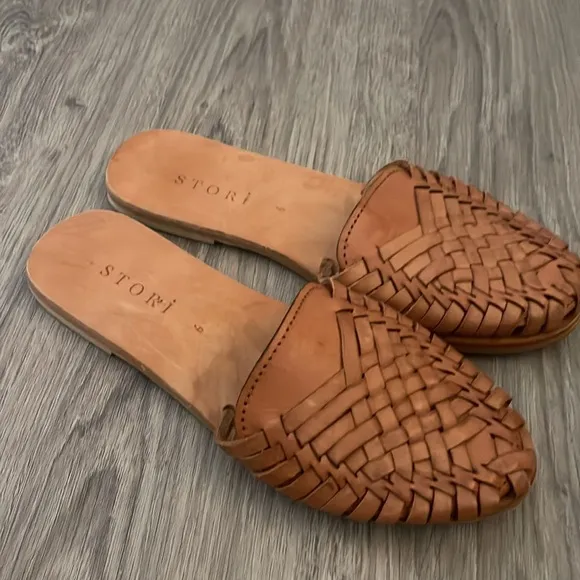 Storia Women's Tan Woven Slip-On Shoes