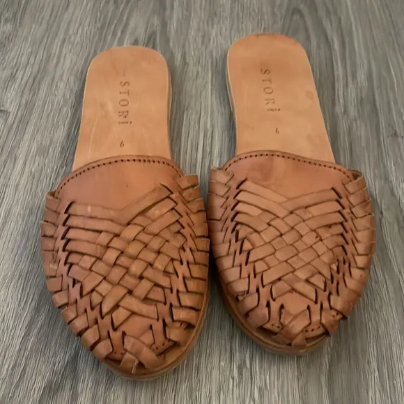 Storia Women's Tan Woven Slip-On Shoes