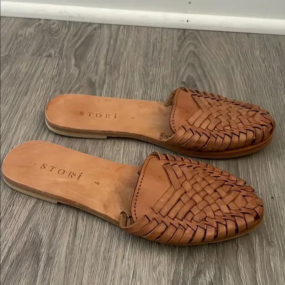 Storia Women's Tan Woven Slip-On Shoes
