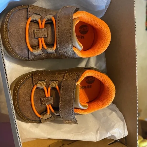 Stride rite memory foam baby shoes size 3