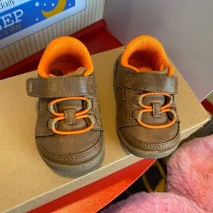Stride rite memory foam baby shoes size 3