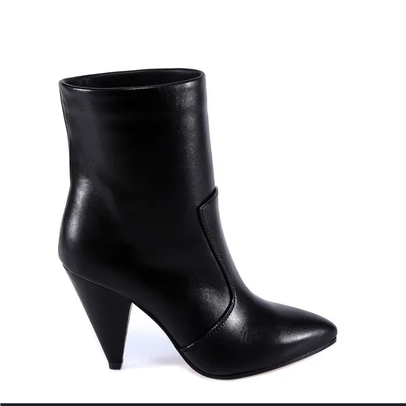 Stuart Weitzman atomic Slip on boots size 7 black