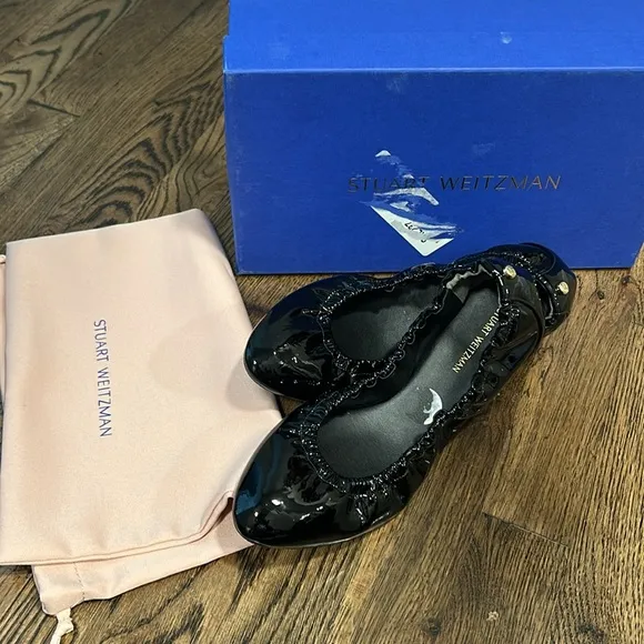 Stuart Weitzman Gabby scrunched patent ballet flat women shoes size 9