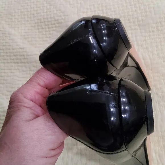 Stuart Weitzman Patent Leather Flat Shoes Size 6M