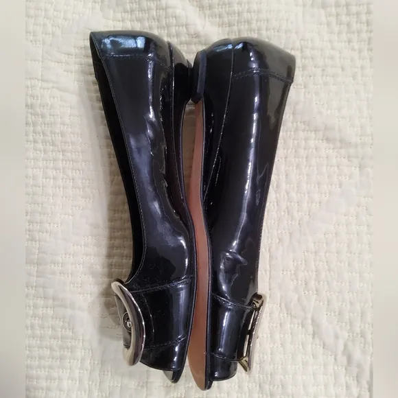 Stuart Weitzman Patent Leather Flat Shoes Size 6M