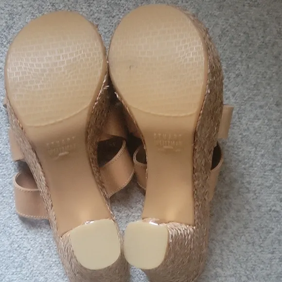 Stuart Weitzman Tan Women's Sandals Size 8