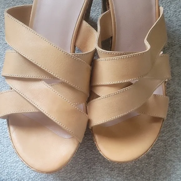 Stuart Weitzman Tan Women's Sandals Size 8