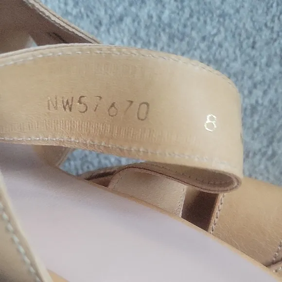 Stuart Weitzman Tan Women's Sandals Size 8