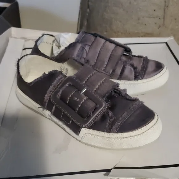 Stylish Sneakers with Buckle Detail