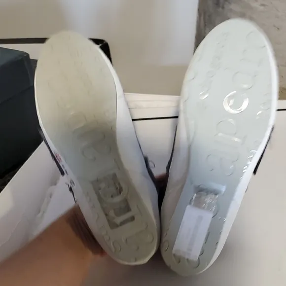 Stylish Sneakers with Buckle Detail