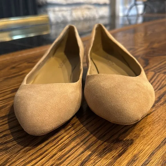 TALBOTS 8.5 Mila palomino neutral suede gold wedge flat shoes slip on