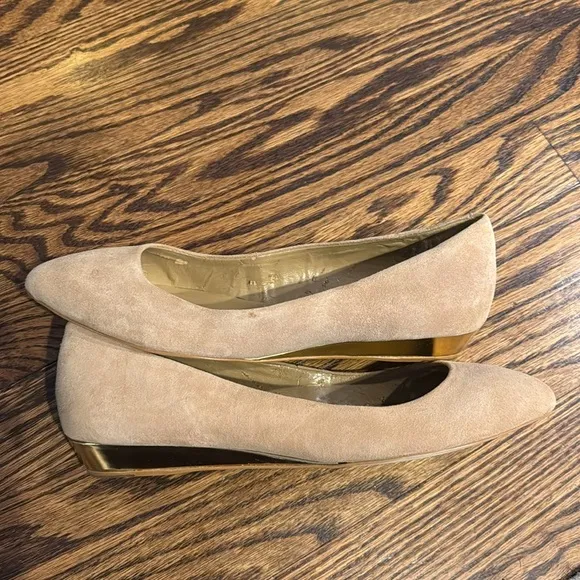TALBOTS 8.5 Mila palomino neutral suede gold wedge flat shoes slip on