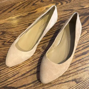 TALBOTS 8.5 Mila palomino neutral suede gold wedge flat shoes slip on
