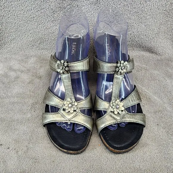 Taos Shoes Womens Size 8 Antique Gold Leather Slip On Wedge Sandals