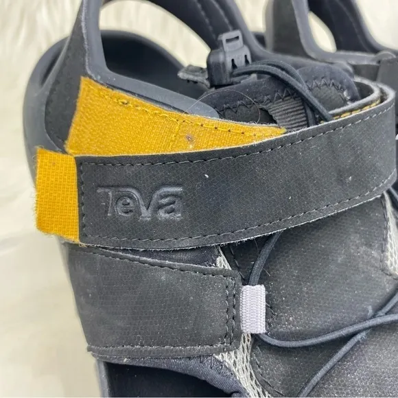 TEVA HIKING SANDALS SIZE 10 MAN