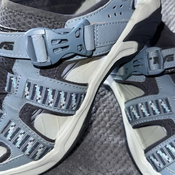 Teva Men’s Omnium Water Hiking Sandals Closed Toe Sport Outdoor Shoes Size 9