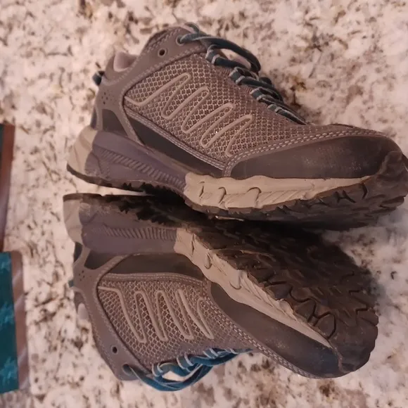 THE NORTH FACE GORE-TEX ULTRA 109 WOMENS SZ 7.5 Trail Hiking SHOES
