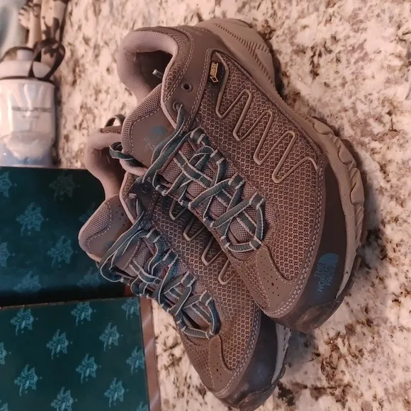 THE NORTH FACE GORE-TEX ULTRA 109 WOMENS SZ 7.5 Trail Hiking SHOES