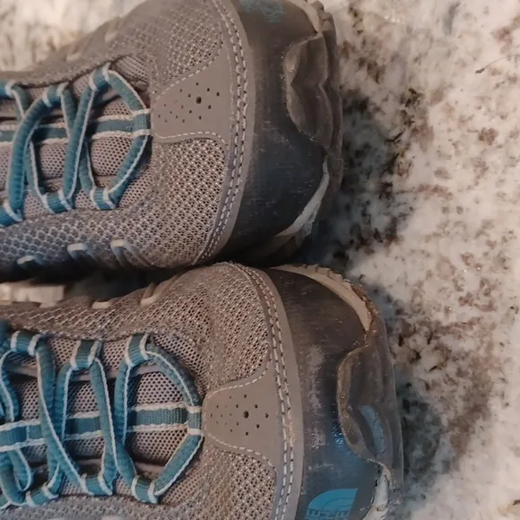 THE NORTH FACE GORE-TEX ULTRA 109 WOMENS SZ 7.5 Trail Hiking SHOES