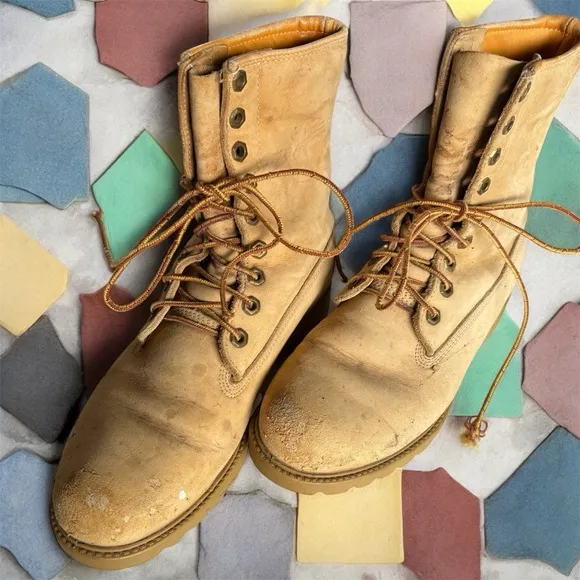 Timberland VTG Tan Lace-Up Boots Men’s Sz 7W Oil Resistant