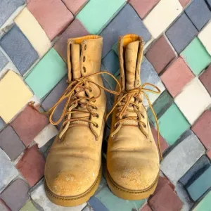 Timberland VTG Tan Lace-Up Boots Men’s Sz 7W Oil Resistant