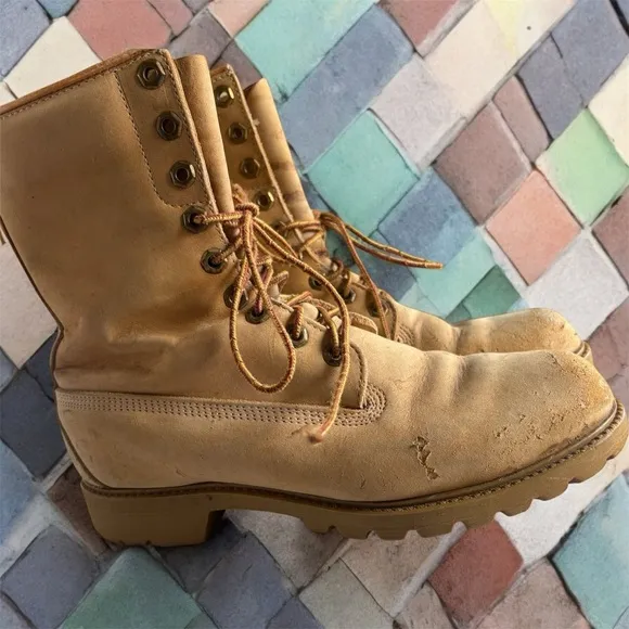 Timberland VTG Tan Lace-Up Boots Men’s Sz 7W Oil Resistant