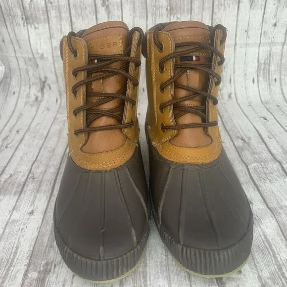 Tommy Hilfiger TM Charlie Mens  Water Resistant Leather Rubber Duck Boots Size 8