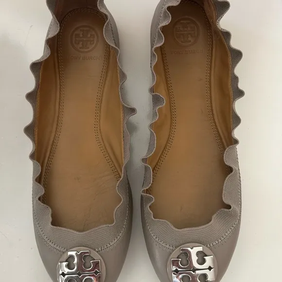 Tory Burch ballerina flat shoes size 6.5 like new