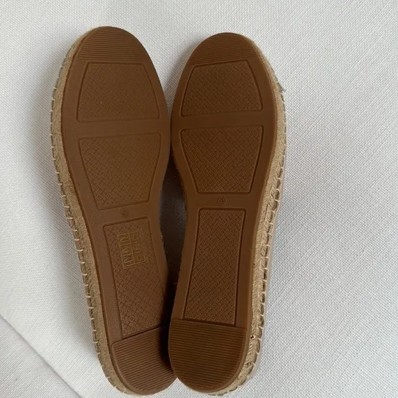 Tory Burch espadrilles flat shoes size 8.5