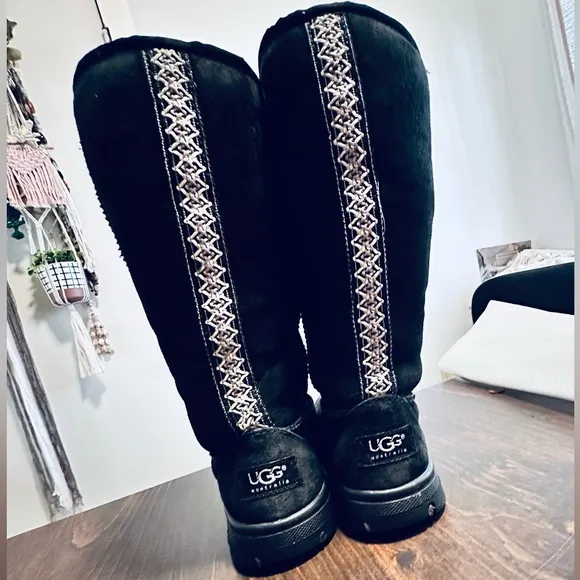 UGG AUSTRALIA BÖHÖ Style Black Ultra Tall Suede Leather Boots w/Sheep Fur US 7