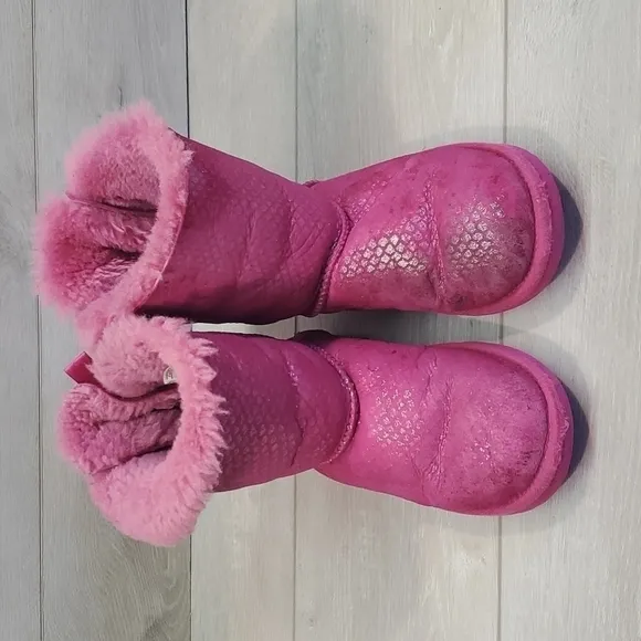 Ugg Australia Girls Bailey Bow II Water Resistant Genuine Shearling Boots 2
