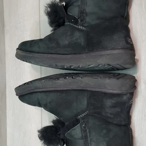 Ugg Australia Women Gita Ankle Pom Pom Leather Boots shoes sz 8