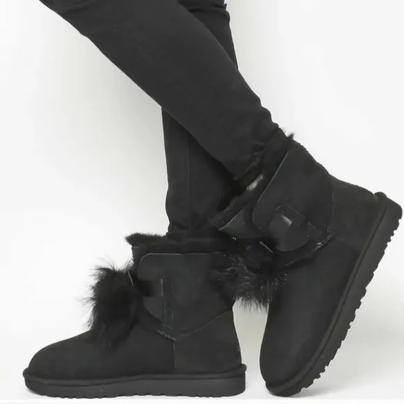 Ugg Australia Women Gita Ankle Pom Pom Leather Boots shoes sz 8