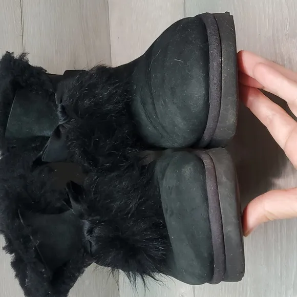 Ugg Australia Women Gita Ankle Pom Pom Leather Boots shoes sz 8