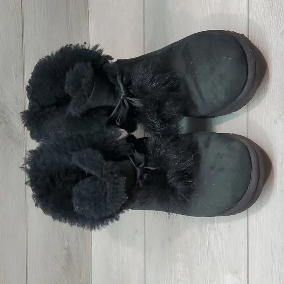 Ugg Australia Women Gita Ankle Pom Pom Leather Boots shoes sz 8