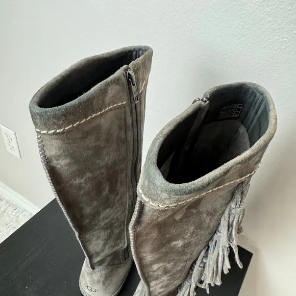 UGG Australia Women's 8 Gray Suede Fringes Western Knee High Mammoth Boots