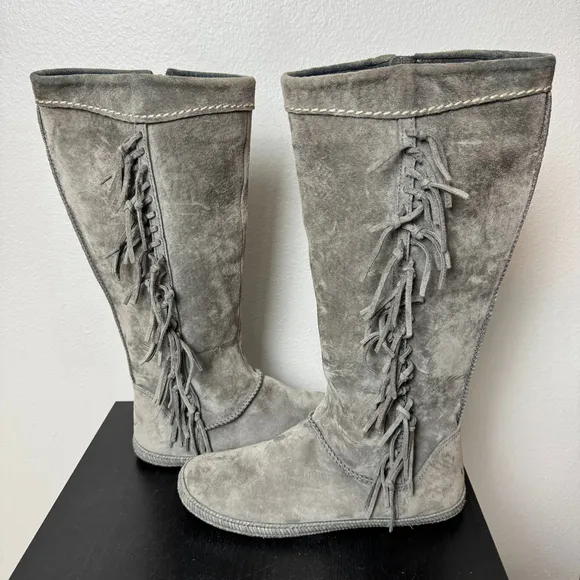 UGG Australia Women's 8 Gray Suede Fringes Western Knee High Mammoth Boots