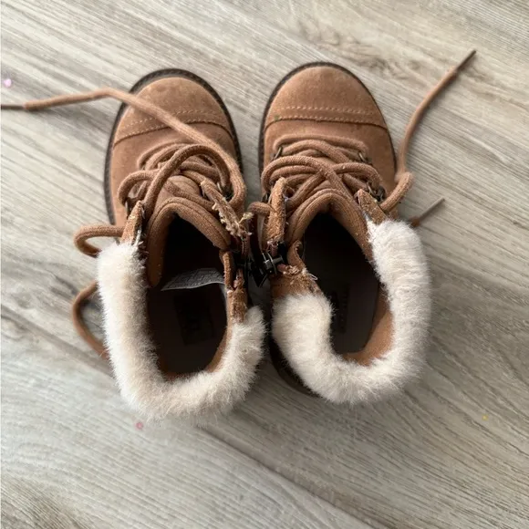 Ugg Azell Hiker Weather toddler size 10 boots