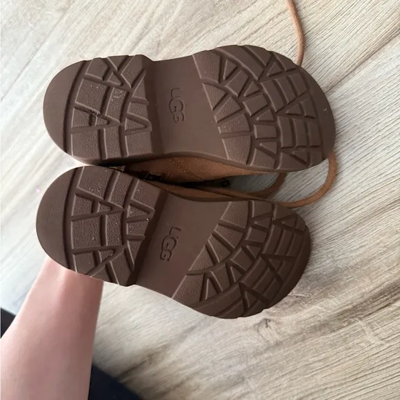 Ugg Azell Hiker Weather toddler size 10 boots