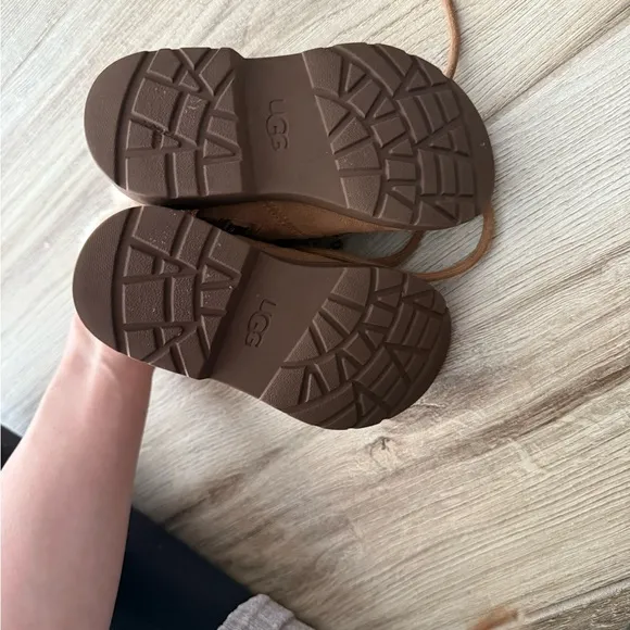 Ugg Azell Hiker Weather toddler size 10 boots
