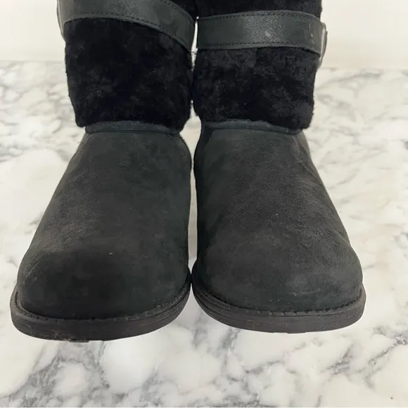 UGG Blayre II Boots Sherpa Fur Cuff Water Resistant Leather Size 6.5 in Black