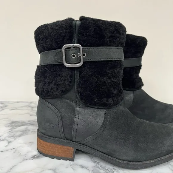 UGG Blayre II Boots Sherpa Fur Cuff Water Resistant Leather Size 6.5 in Black