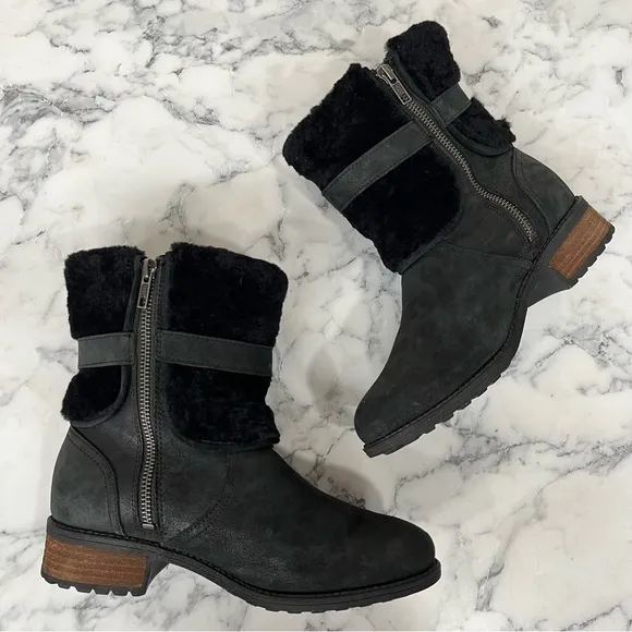 UGG Blayre II Boots Sherpa Fur Cuff Water Resistant Leather Size 6.5 in Black