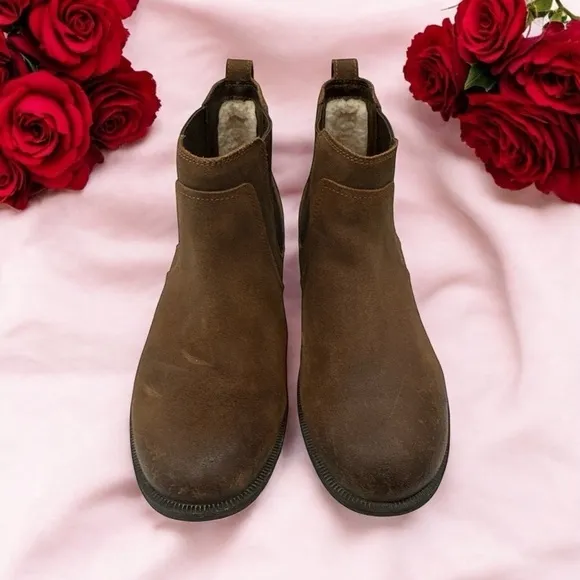 UGG Bonham II Water-Resistant Leather Chelsea/Gore Bootie size 9